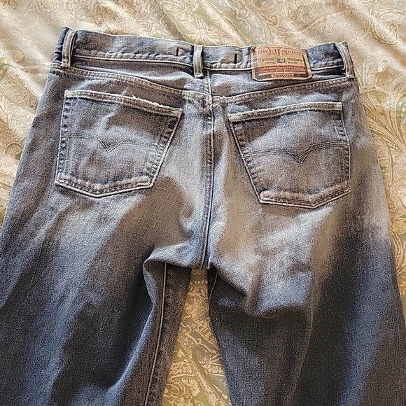 VINTAGE DIESEL BUTTON-FLY GARAGE WASH JEANS - Picture 8 of 14